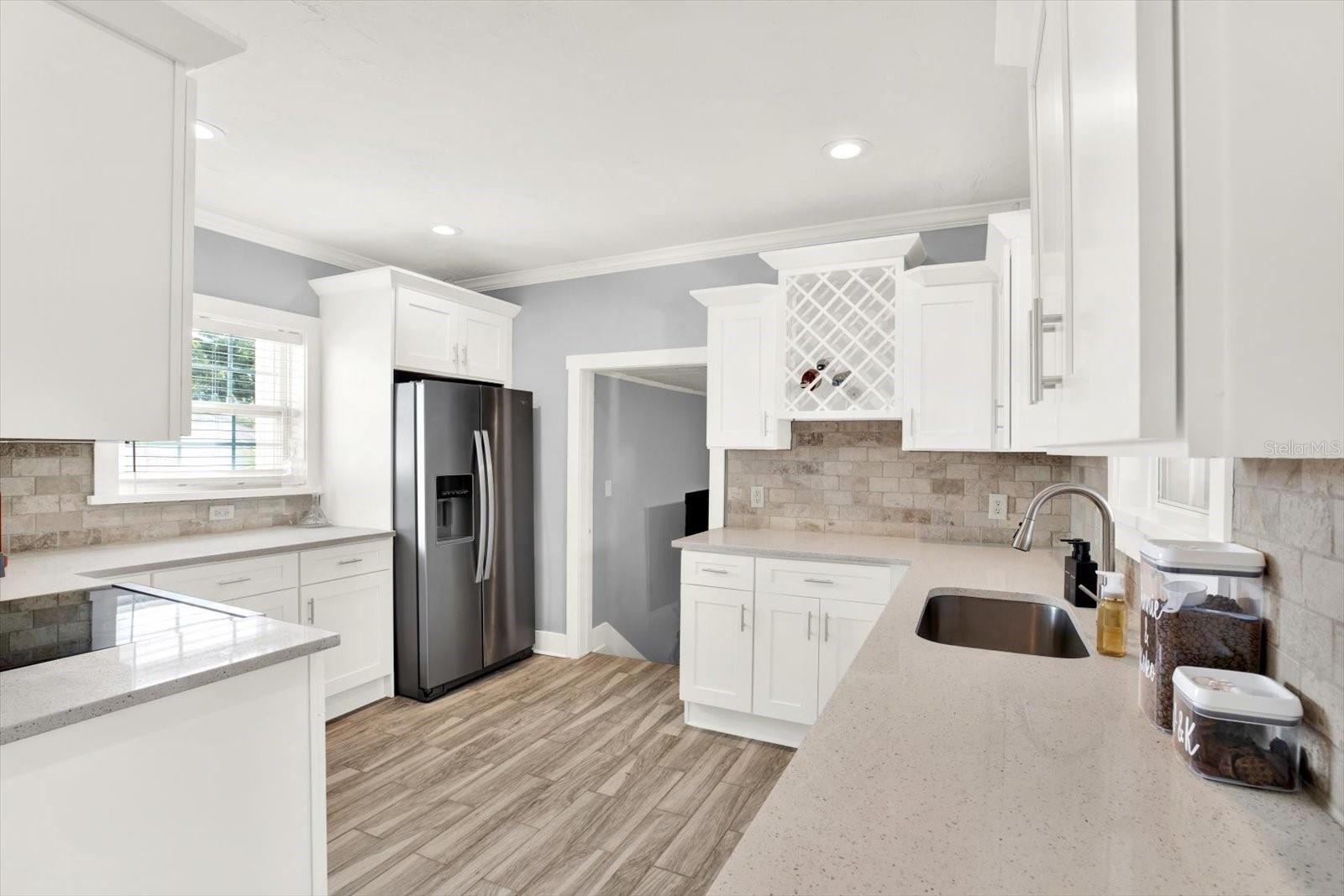 Image 8 of 32 For 15656 1st Street E