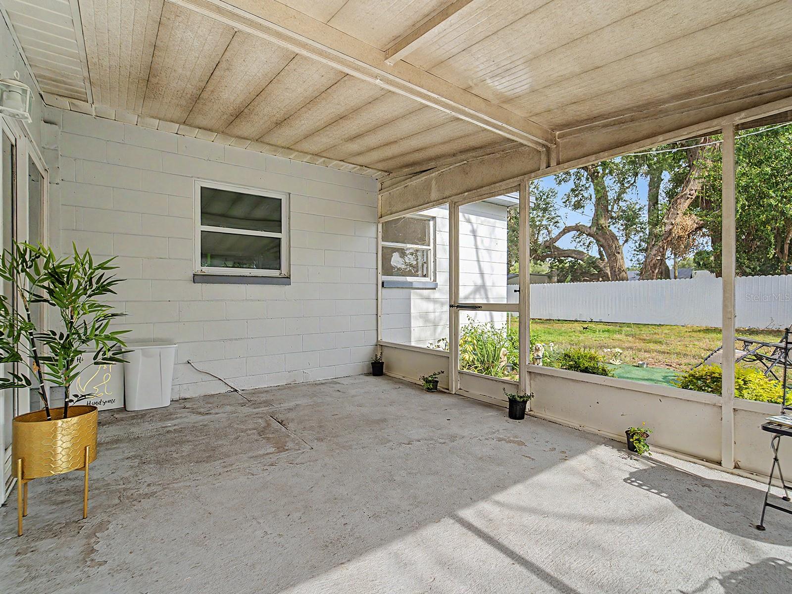 Image 32 of 47 For 609 Fairmont Drive