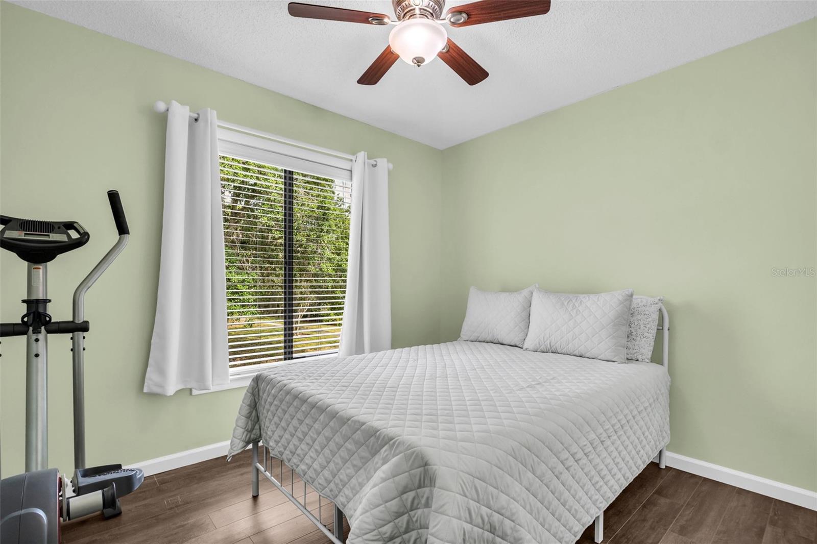 Image 23 of 32 For 2642 Pine Ridge Way S G2