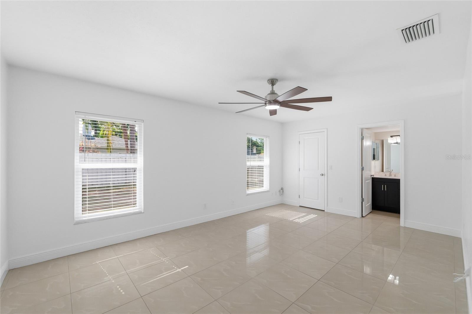 Image 18 of 51 For 11807 Nicklaus Circle
