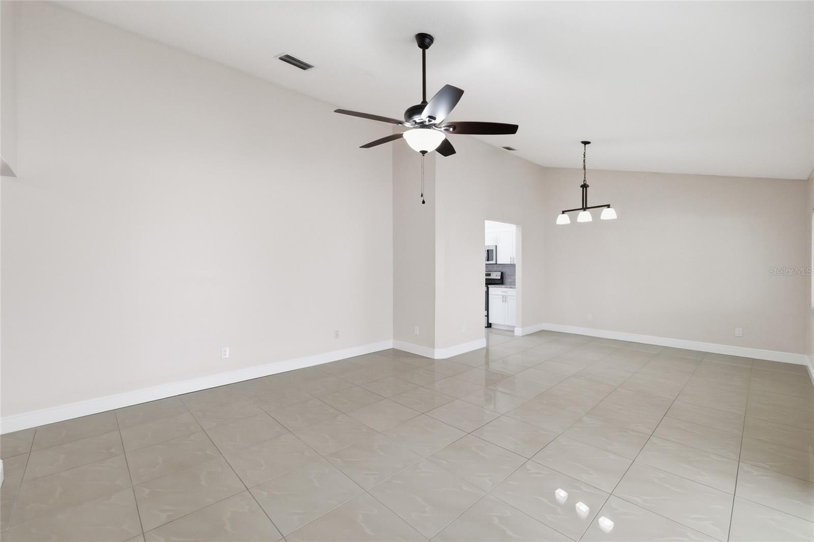 Image 4 of 51 For 11807 Nicklaus Circle