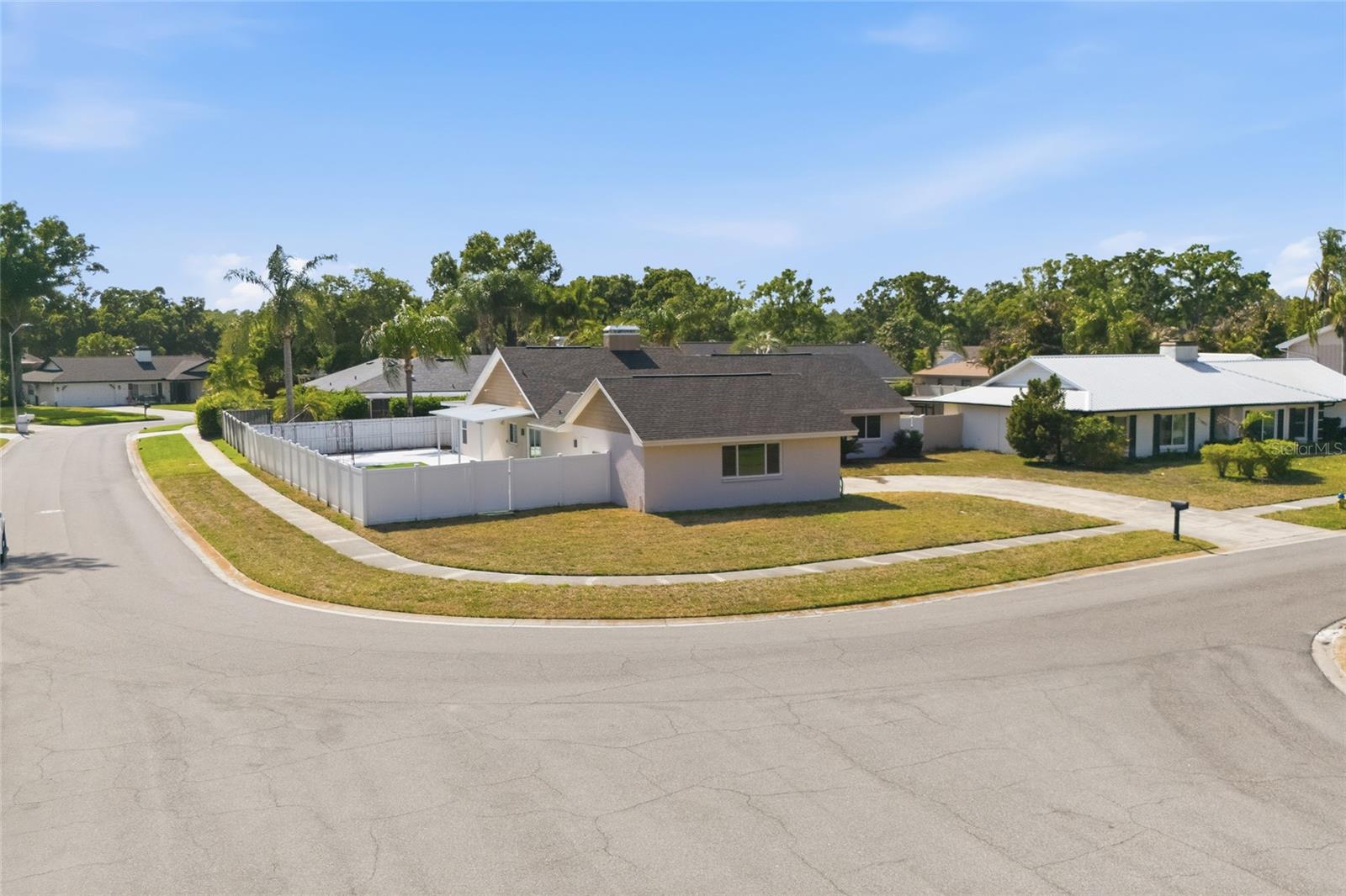 Image 43 of 51 For 11807 Nicklaus Circle
