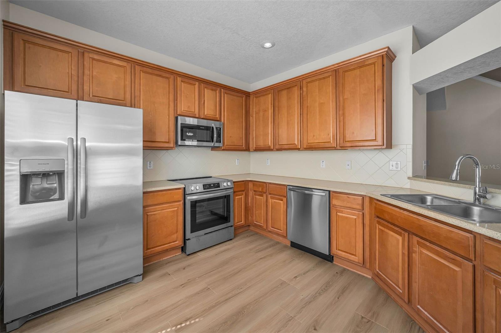 Image 22 of 66 For 617 52nd Avenue N