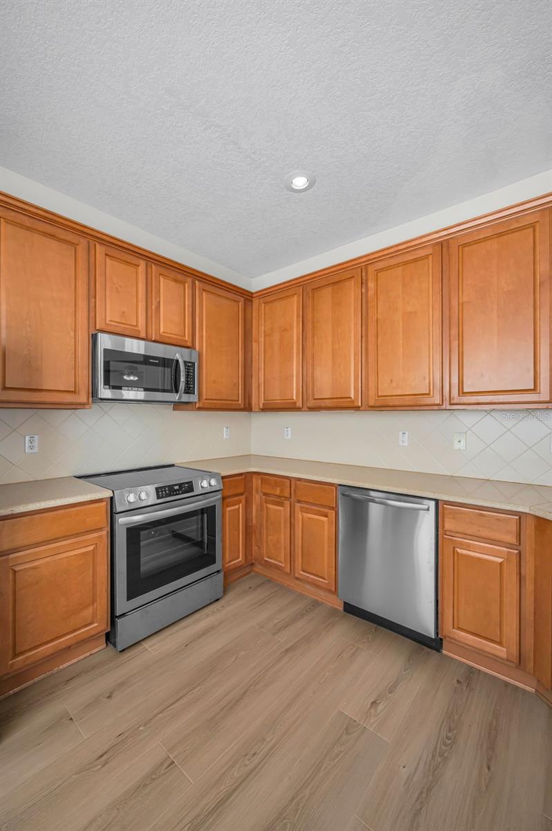 Image 23 of 66 For 617 52nd Avenue N