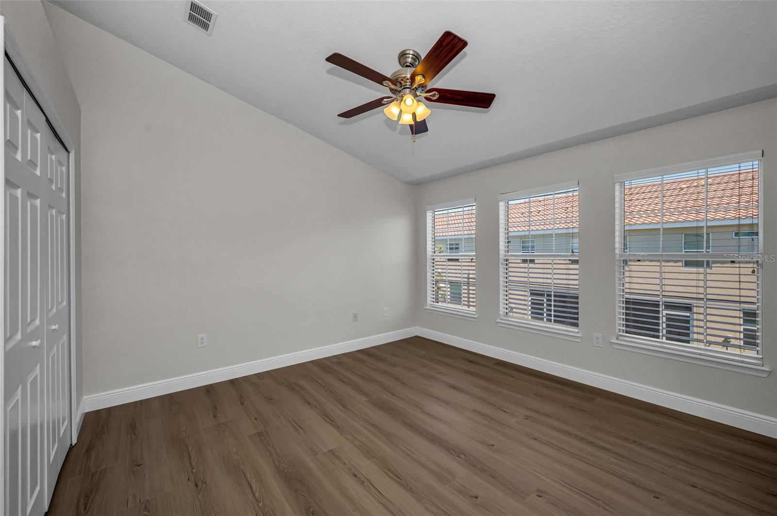 Image 31 of 66 For 617 52nd Avenue N