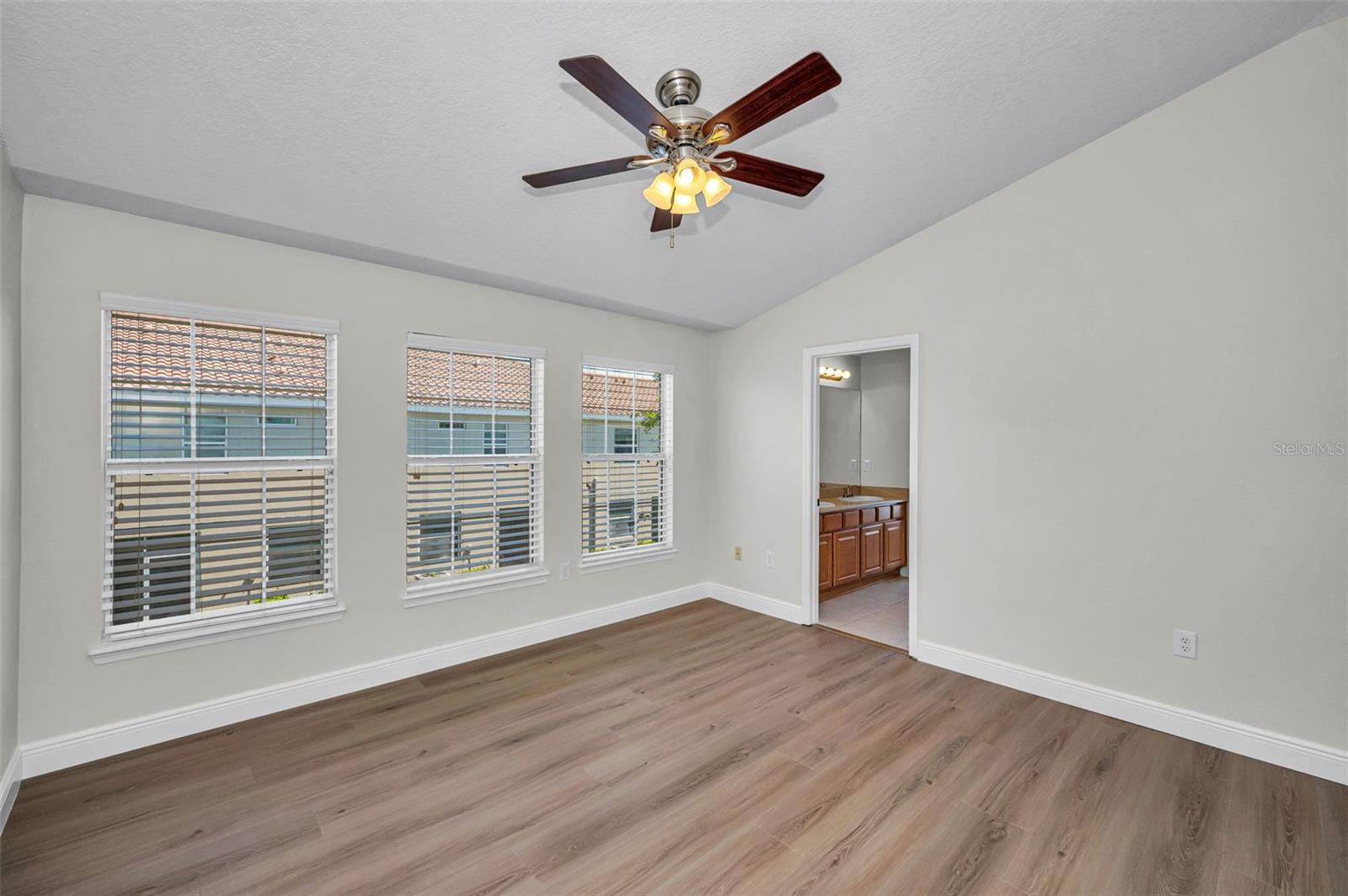 Image 32 of 66 For 617 52nd Avenue N