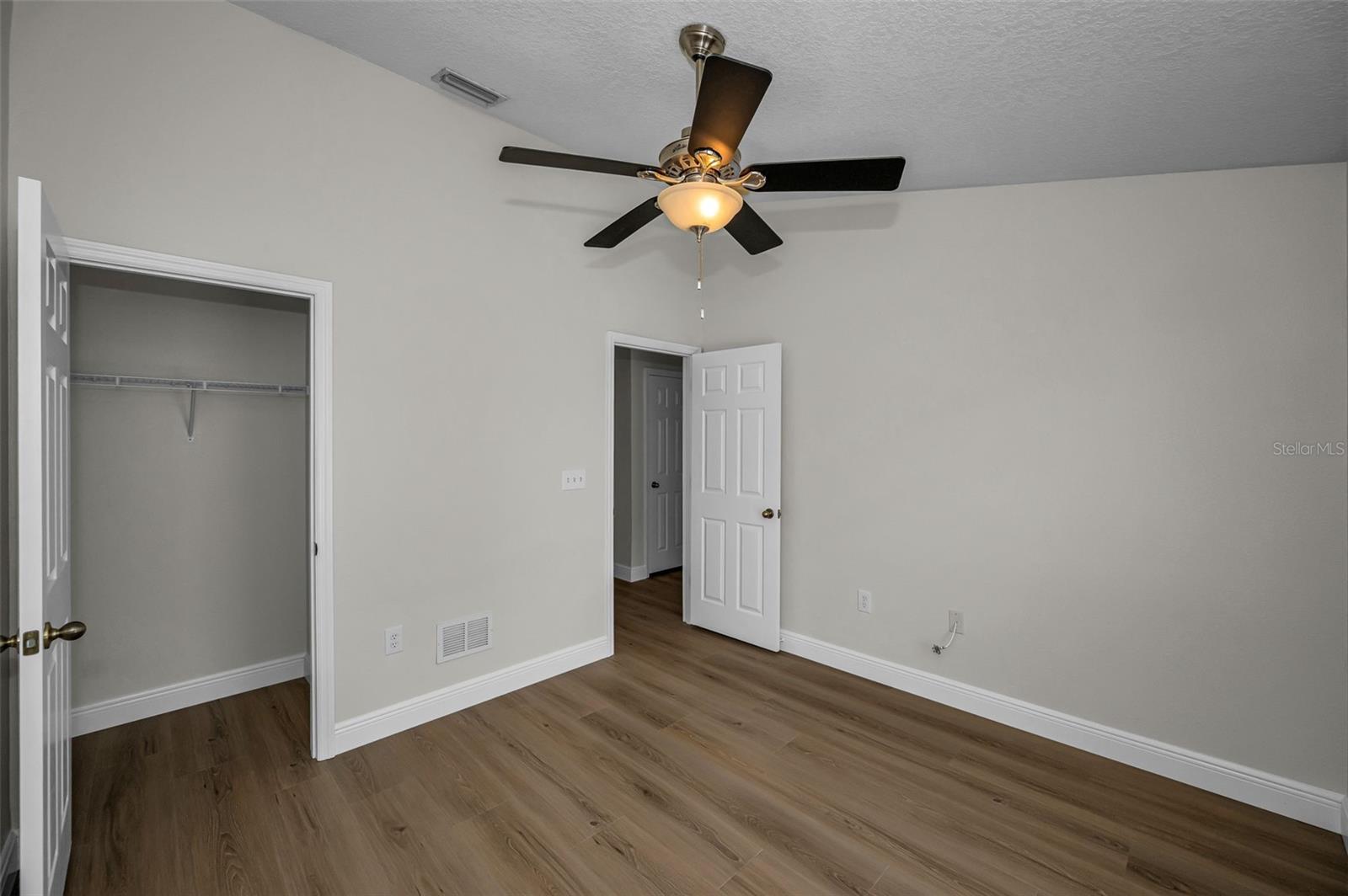 Image 37 of 66 For 617 52nd Avenue N