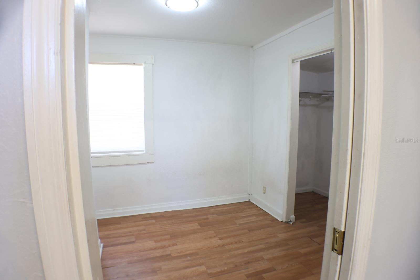 Image 11 of 13 For 3113 North Bay Street