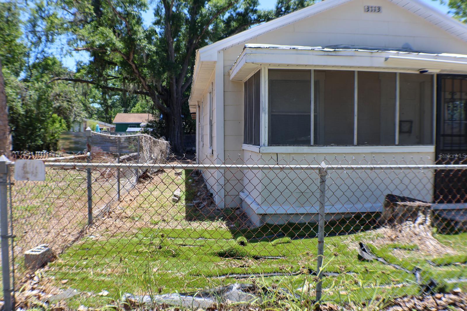 Image 4 of 13 For 3113 North Bay Street