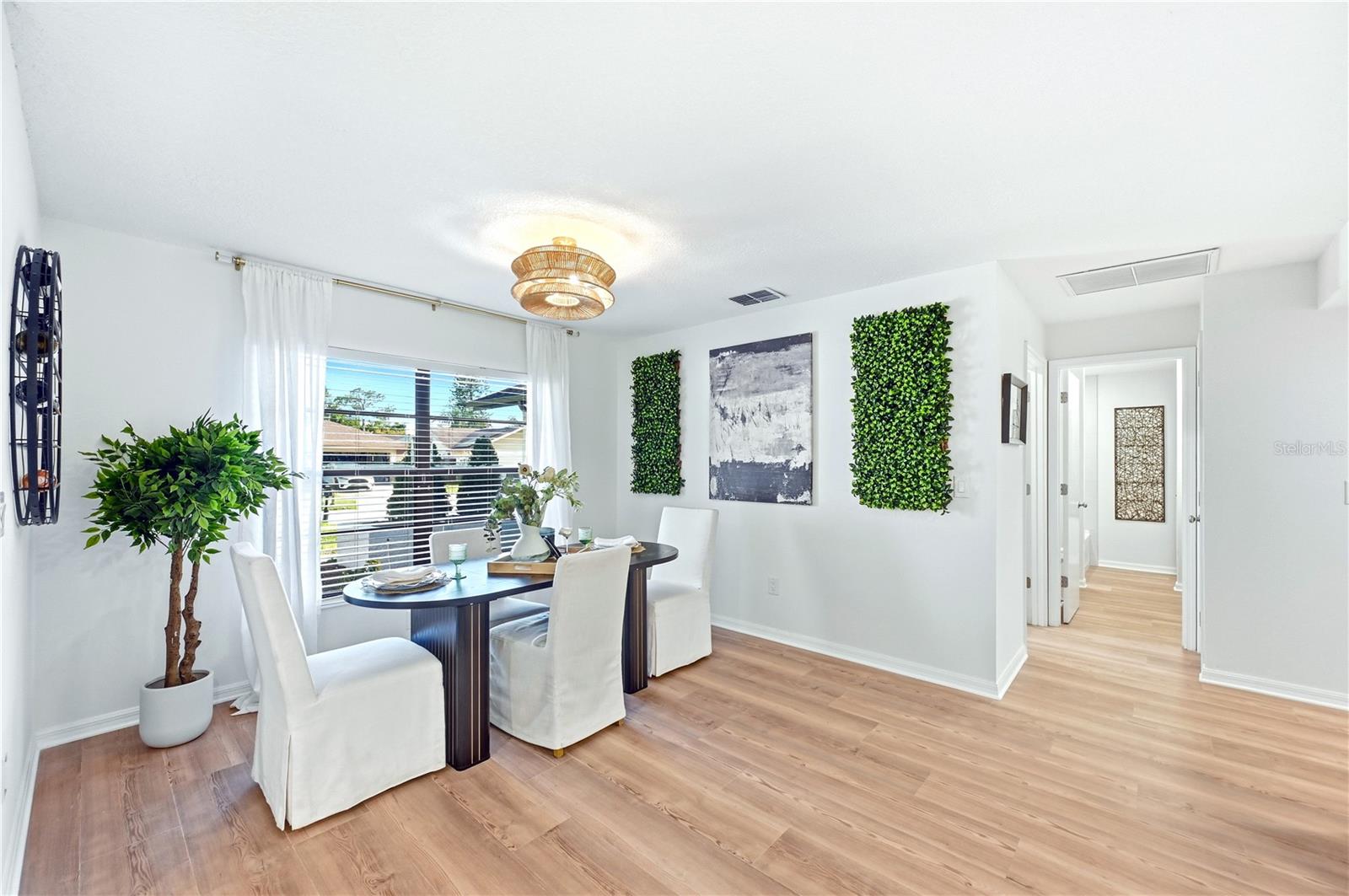 Image 12 of 24 For 14164 Fennsbury Drive