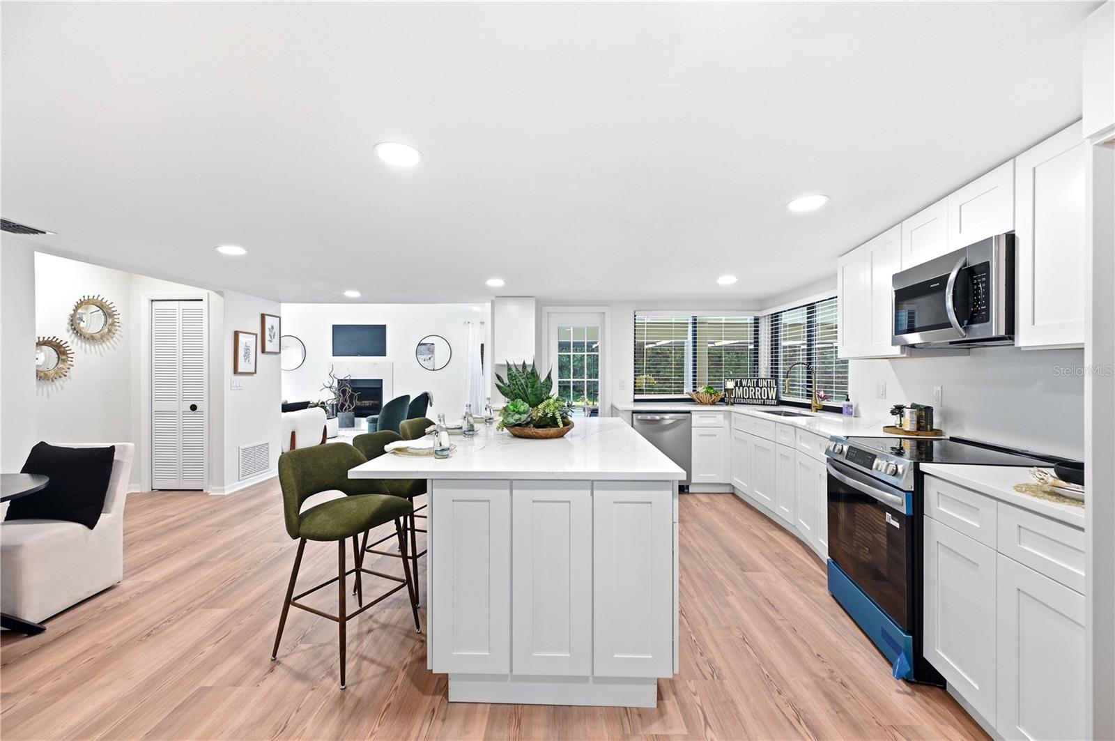 Image 3 of 24 For 14164 Fennsbury Drive