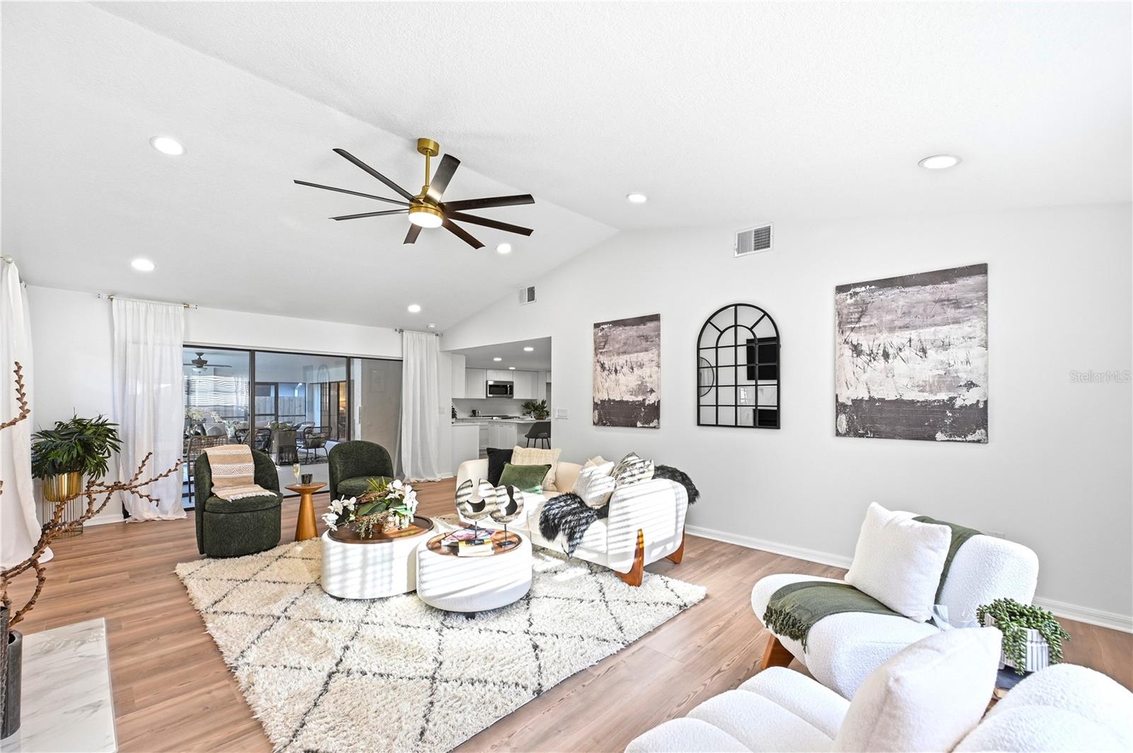 Image 5 of 24 For 14164 Fennsbury Drive