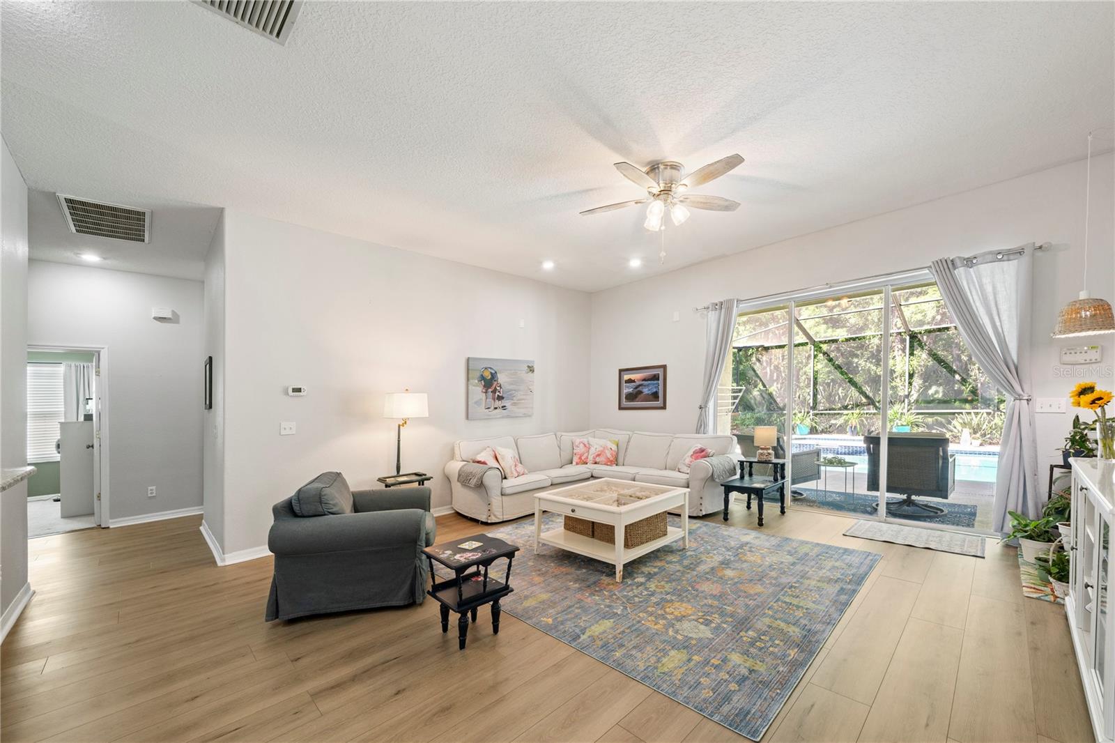Image 15 of 49 For 29520 Forest Glen Drive