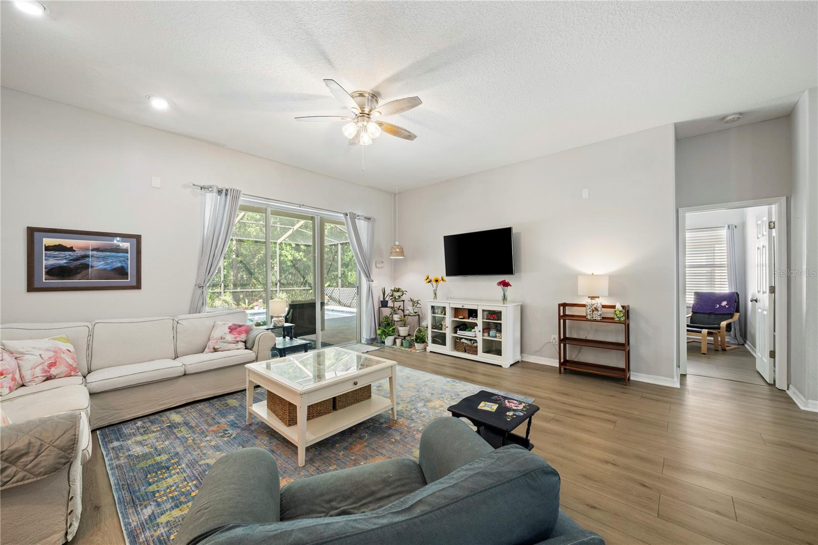 Image 19 of 49 For 29520 Forest Glen Drive