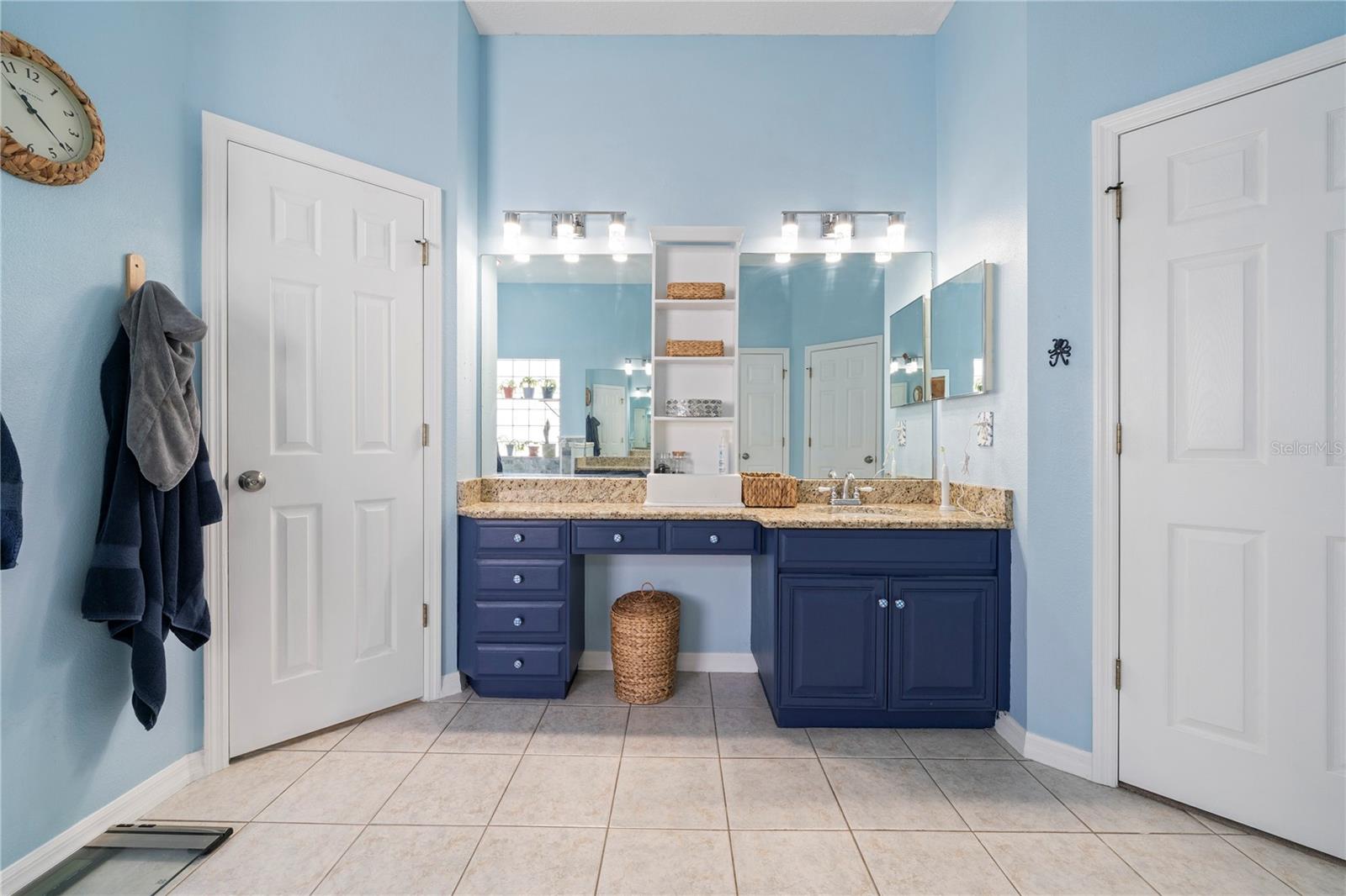 Image 23 of 49 For 29520 Forest Glen Drive