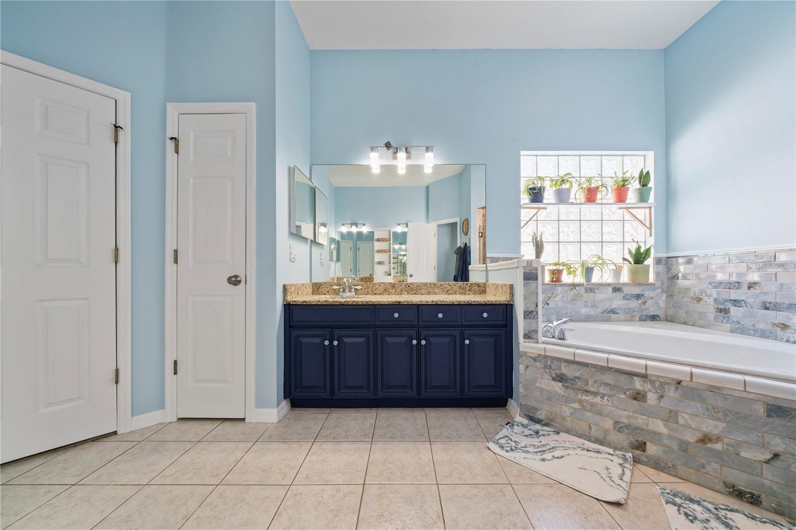 Image 24 of 49 For 29520 Forest Glen Drive