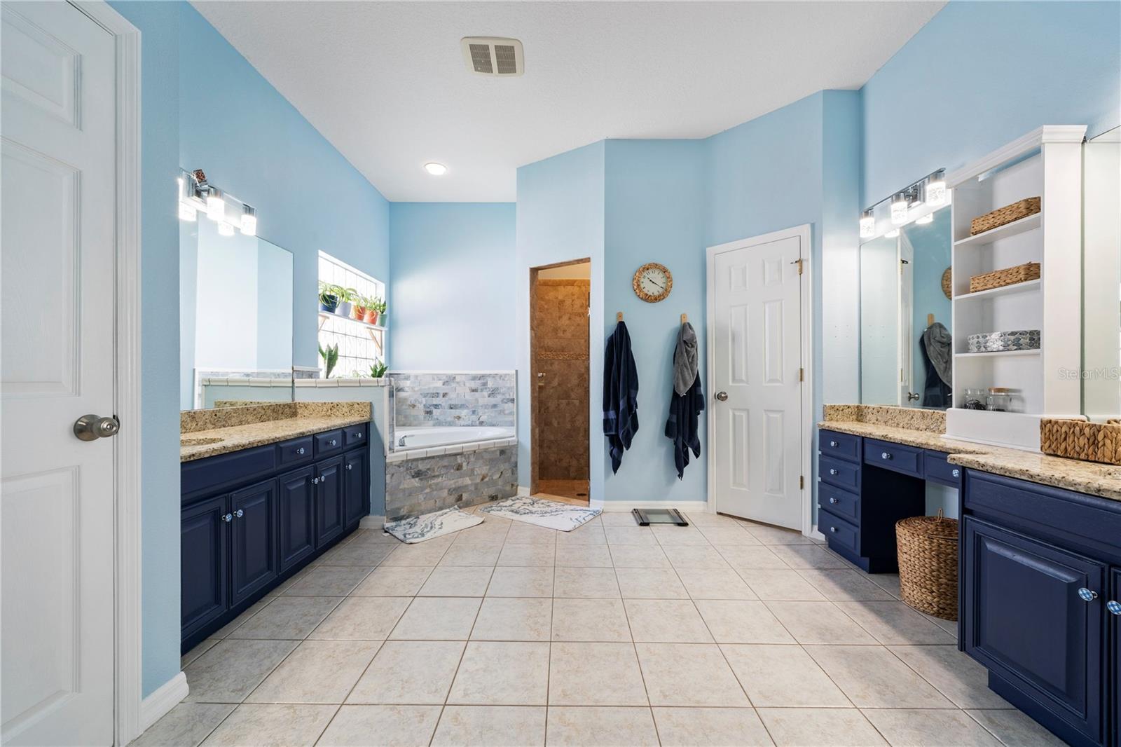 Image 25 of 49 For 29520 Forest Glen Drive