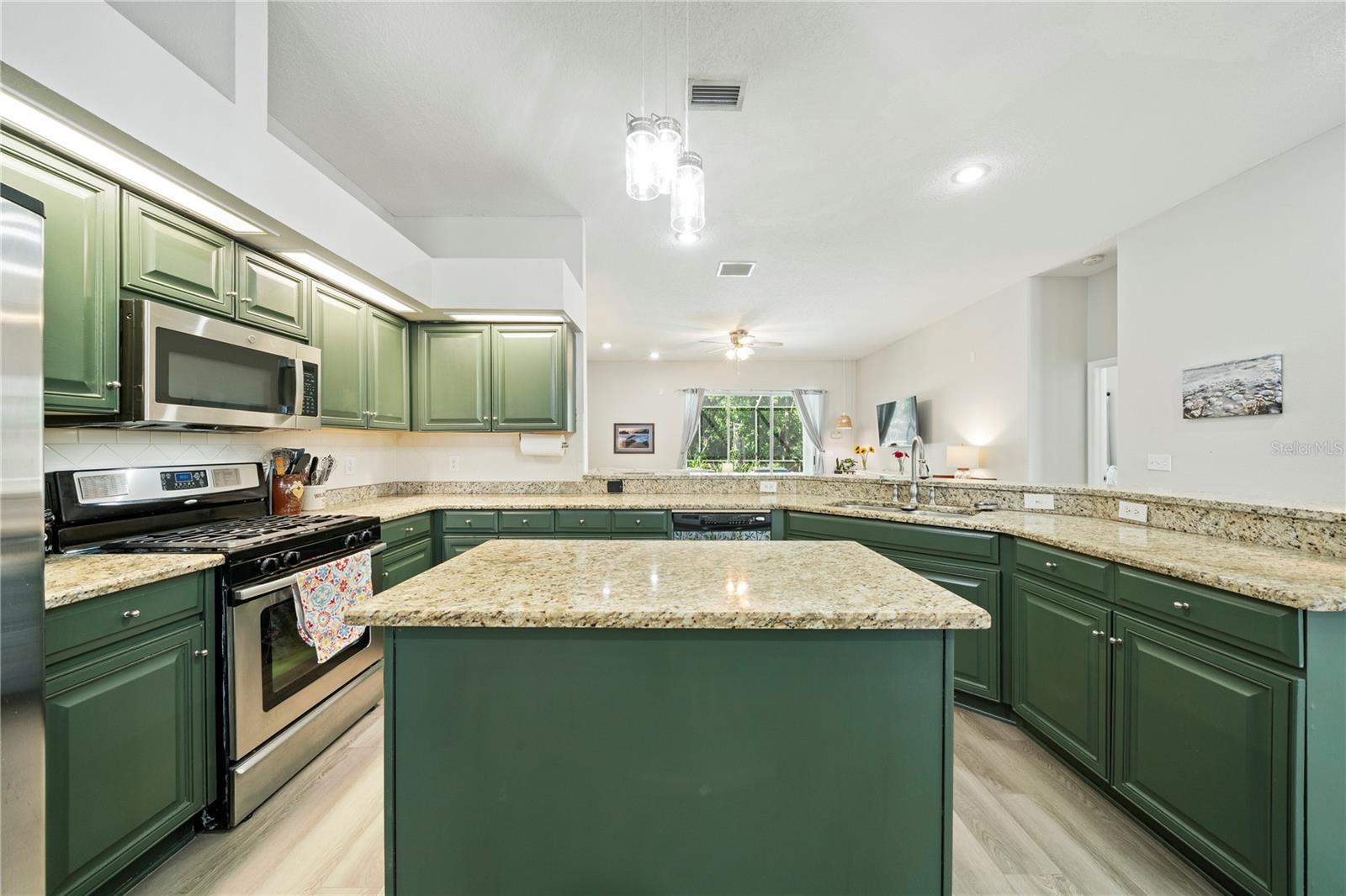 Image 4 of 49 For 29520 Forest Glen Drive