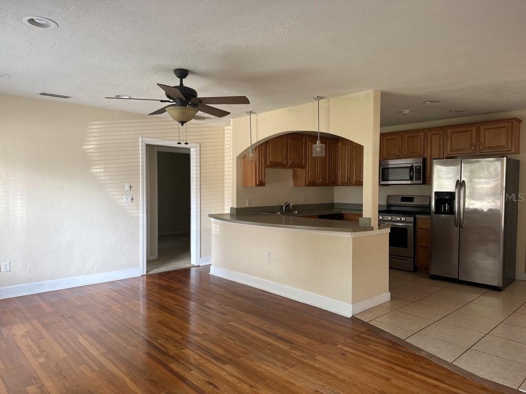 Image 4 of 21 For 815 Plymouth Street