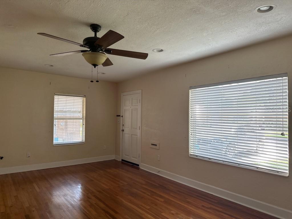 Image 5 of 21 For 815 Plymouth Street