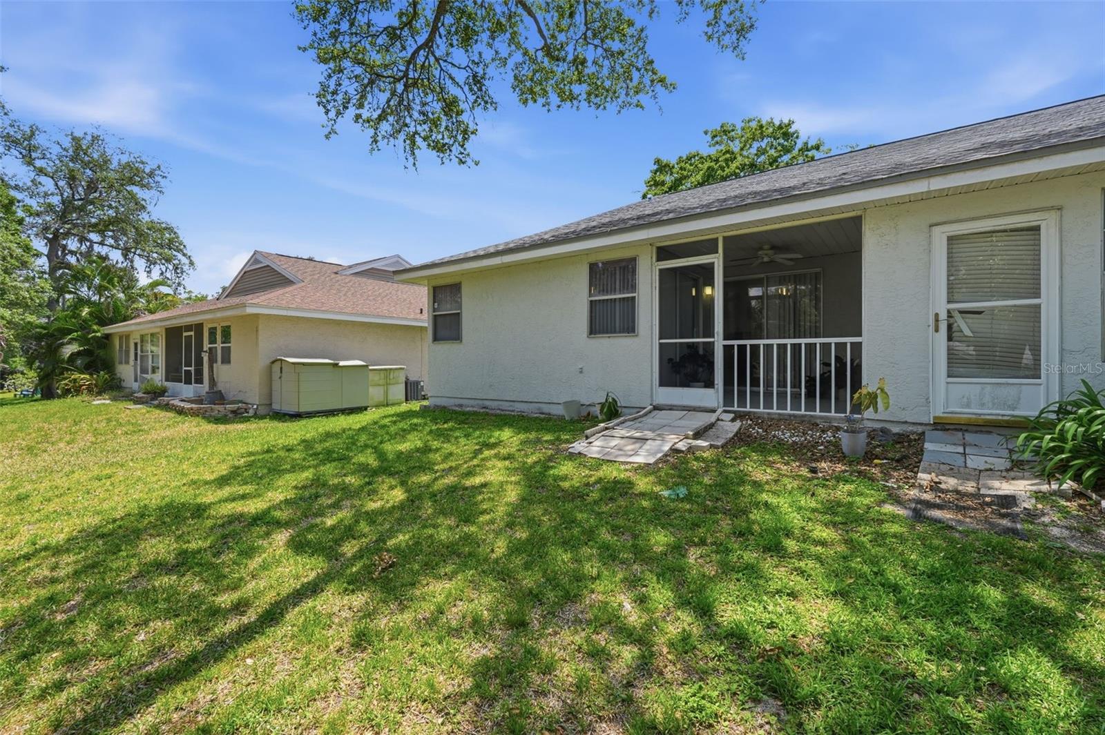 Image 11 of 51 For 351 Ixora Drive 61