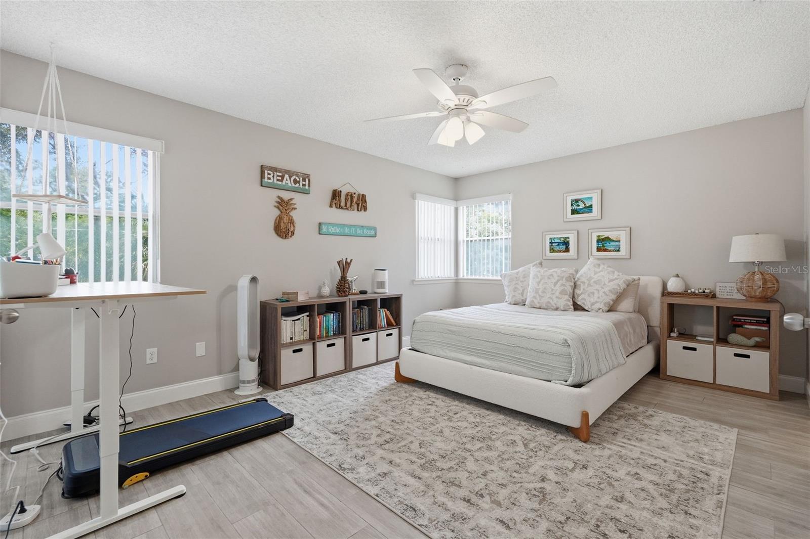Image 31 of 51 For 351 Ixora Drive 61