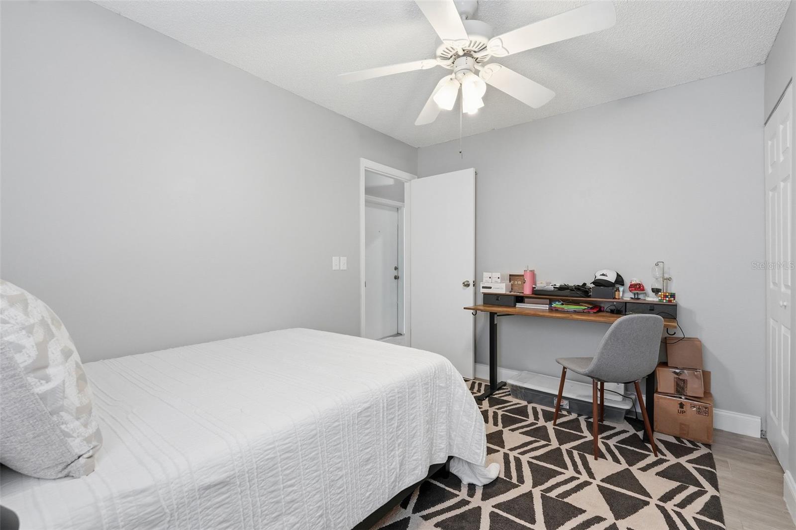 Image 36 of 51 For 351 Ixora Drive 61
