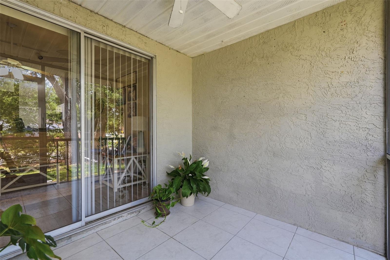 Image 42 of 51 For 351 Ixora Drive 61