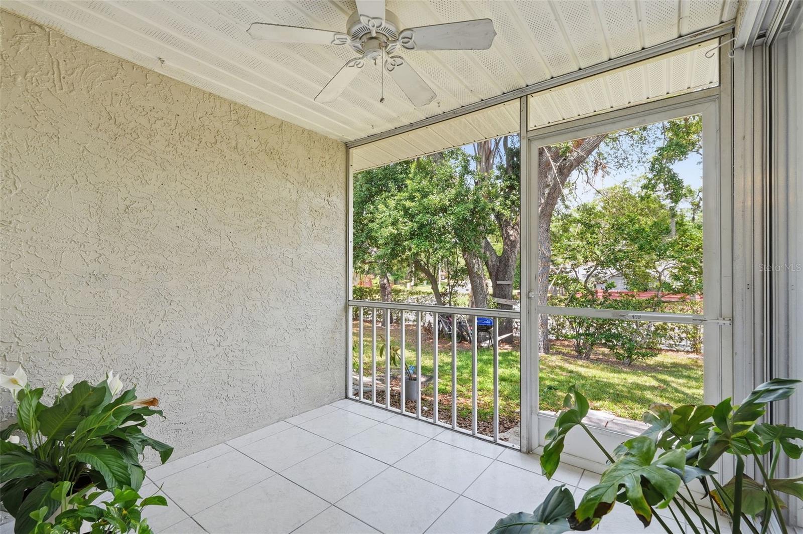 Image 43 of 51 For 351 Ixora Drive 61