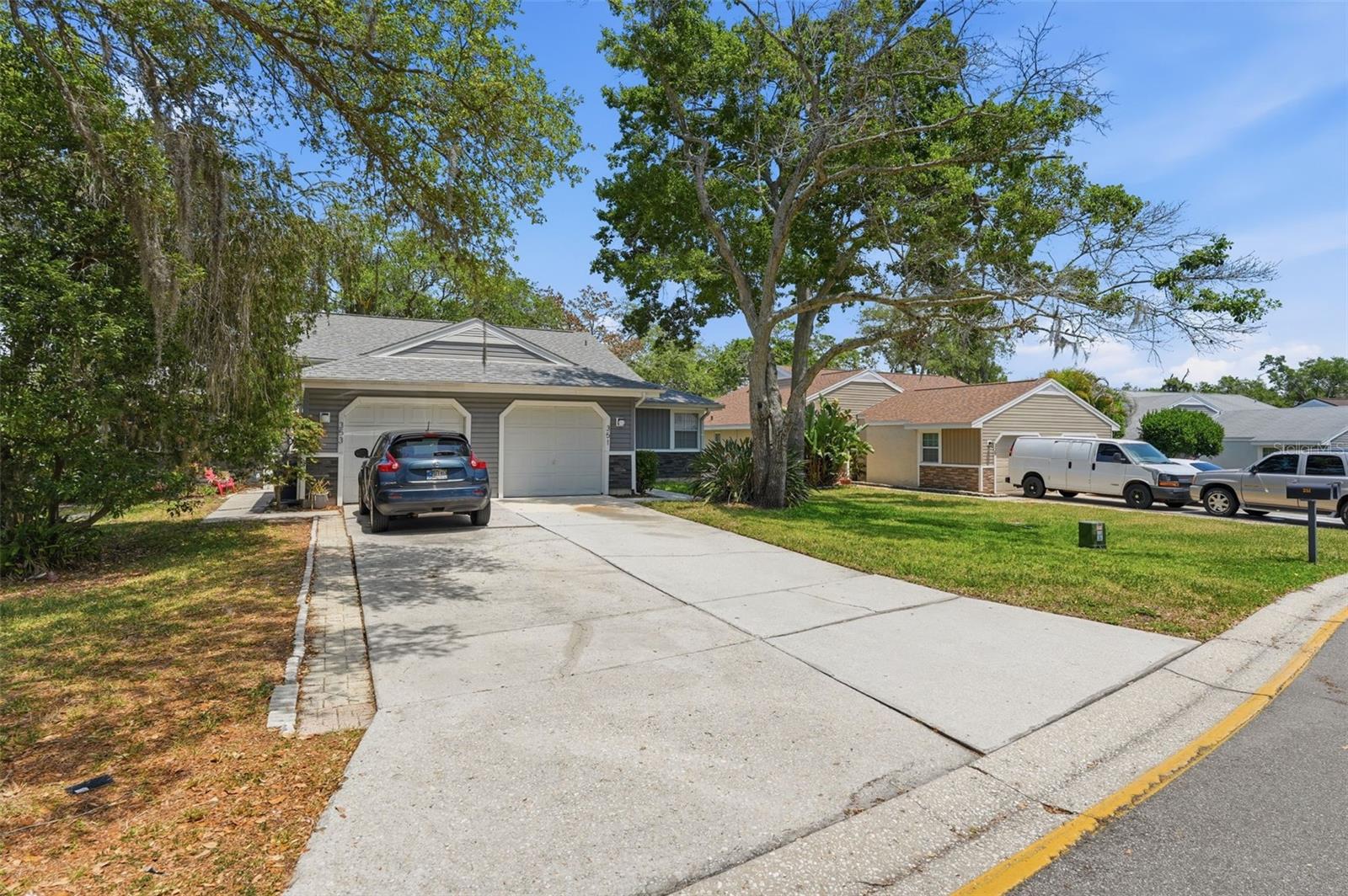 Image 6 of 51 For 351 Ixora Drive 61