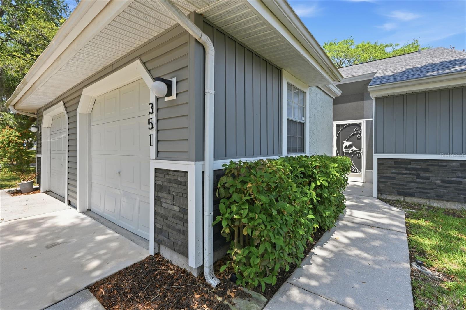 Image 7 of 51 For 351 Ixora Drive 61