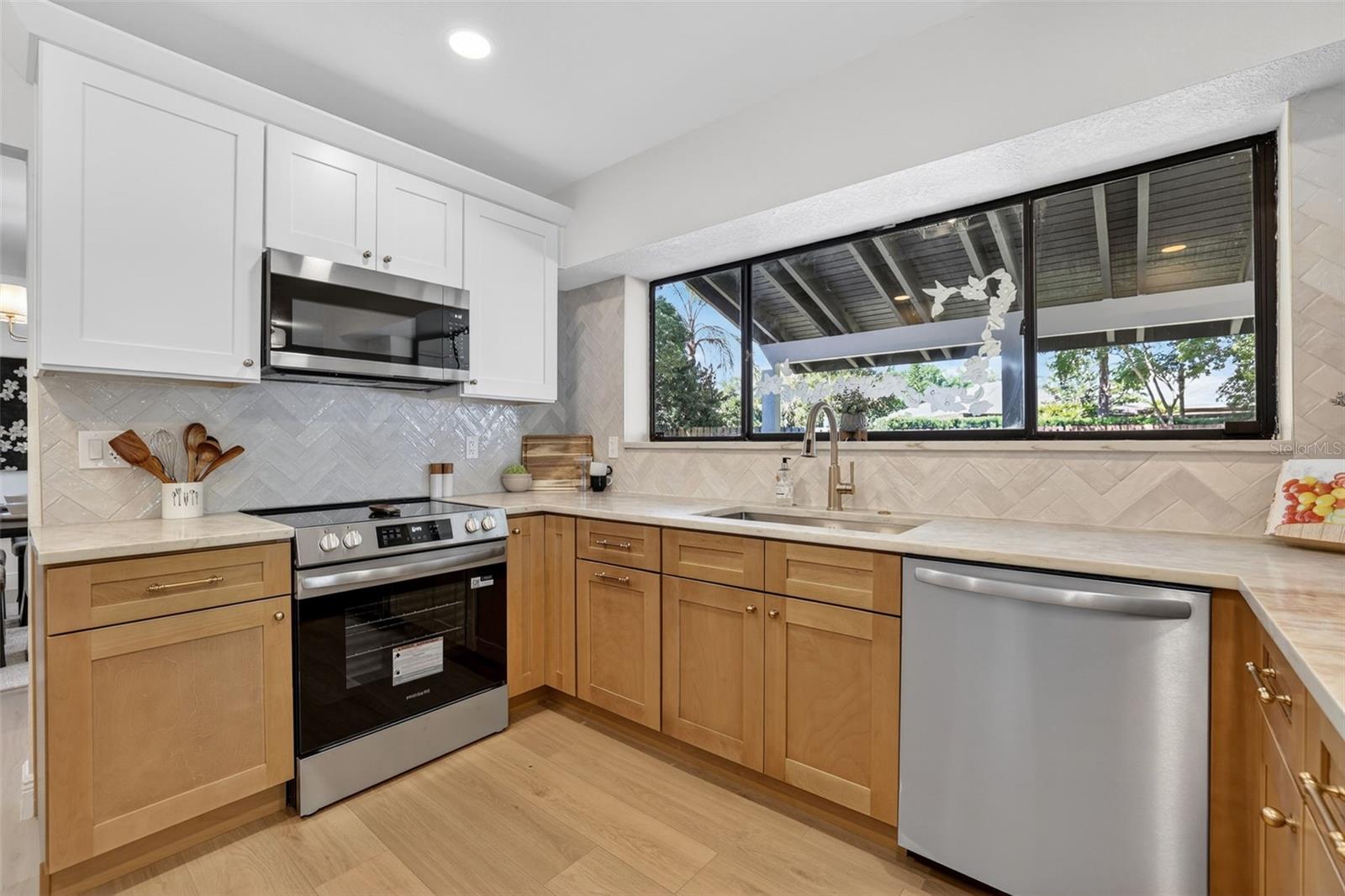 Image 12 of 46 For 4404 Carrollwood Village Drive
