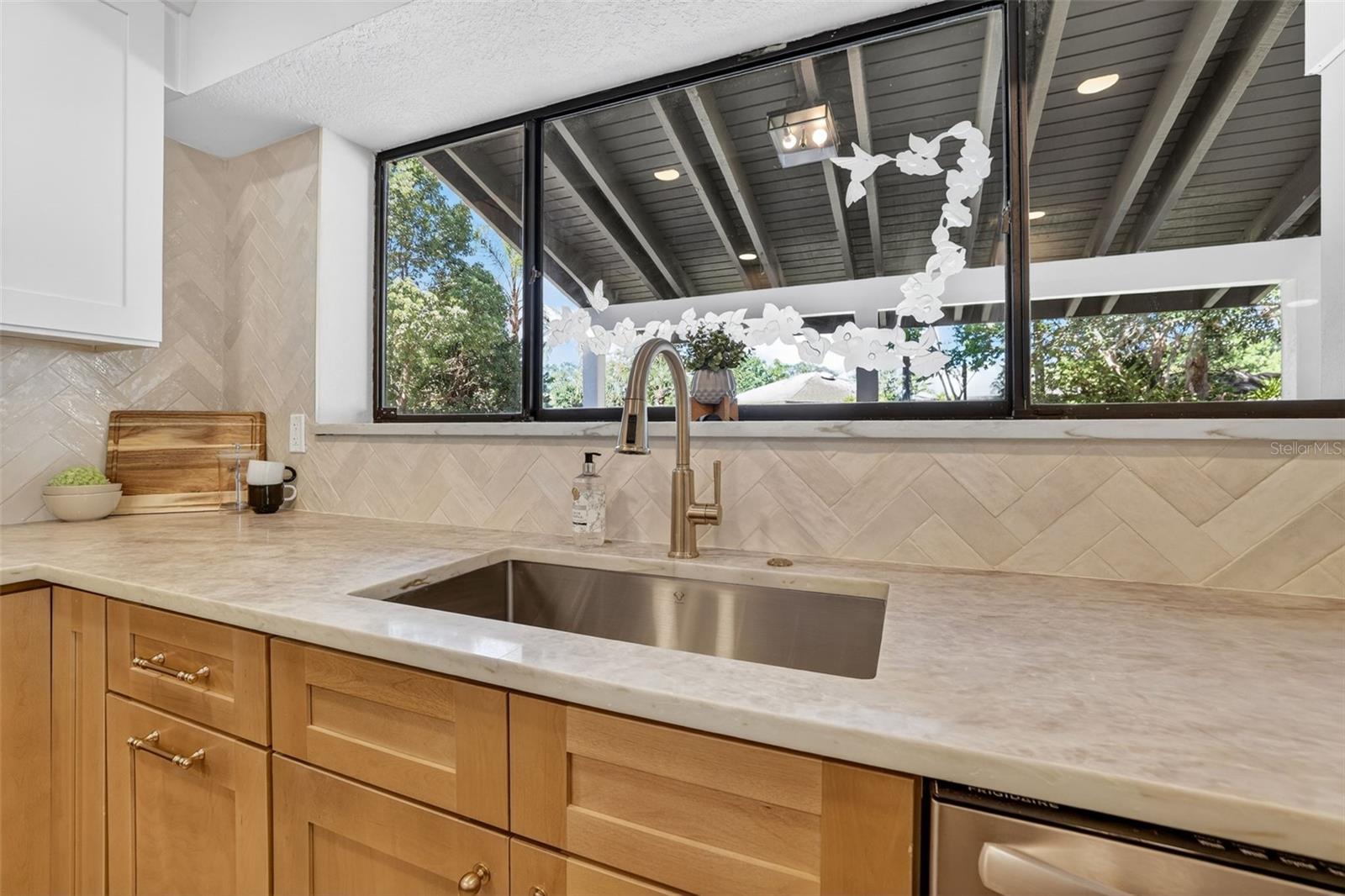 Image 13 of 46 For 4404 Carrollwood Village Drive
