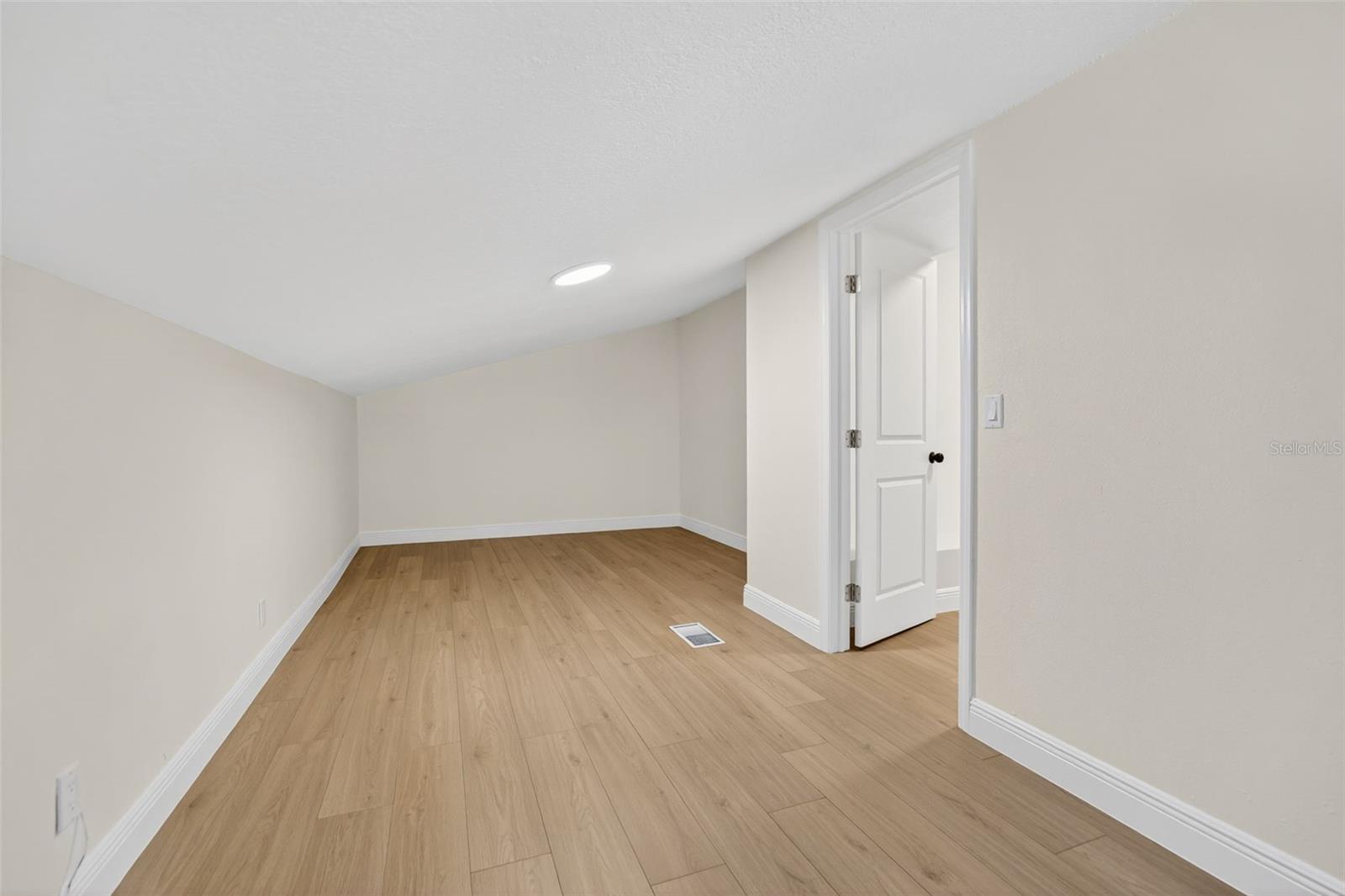Image 30 of 46 For 4404 Carrollwood Village Drive