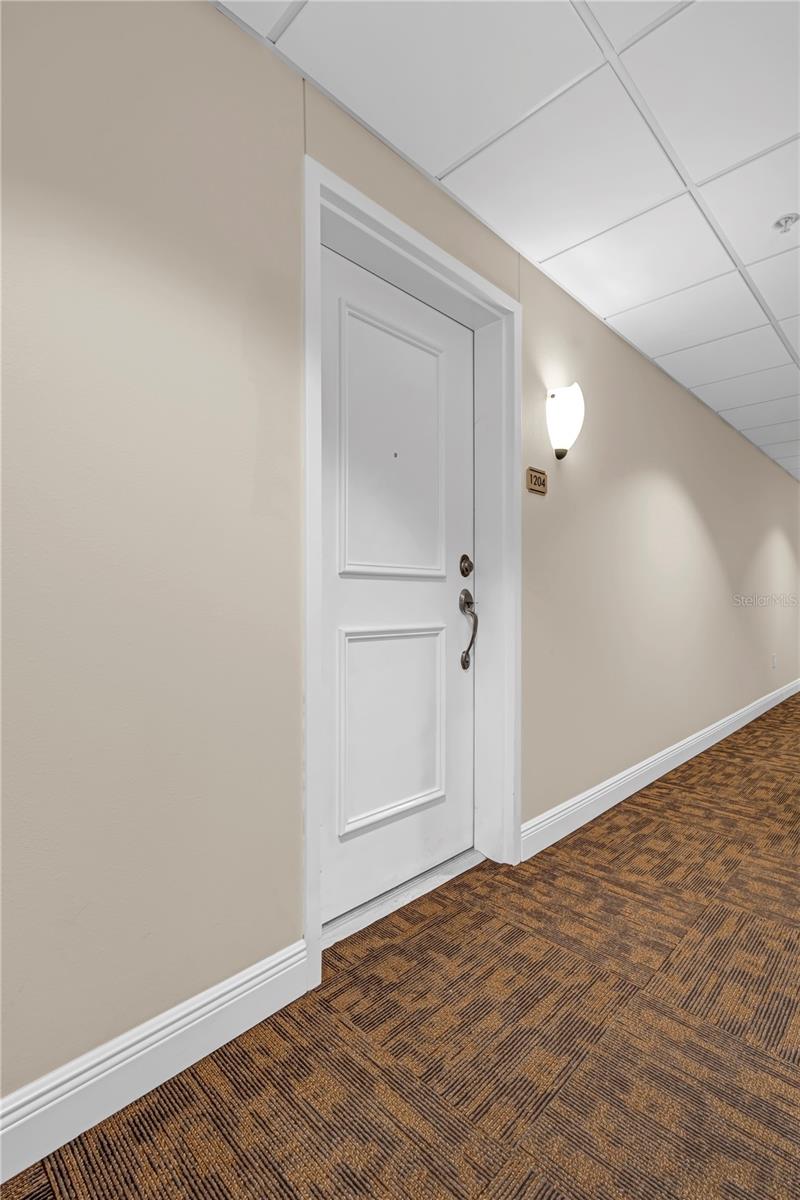 Image 4 of 38 For 628 Cleveland Street 1204