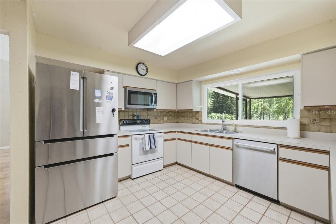 Image 11 of 36 For 2804 Palamore Drive