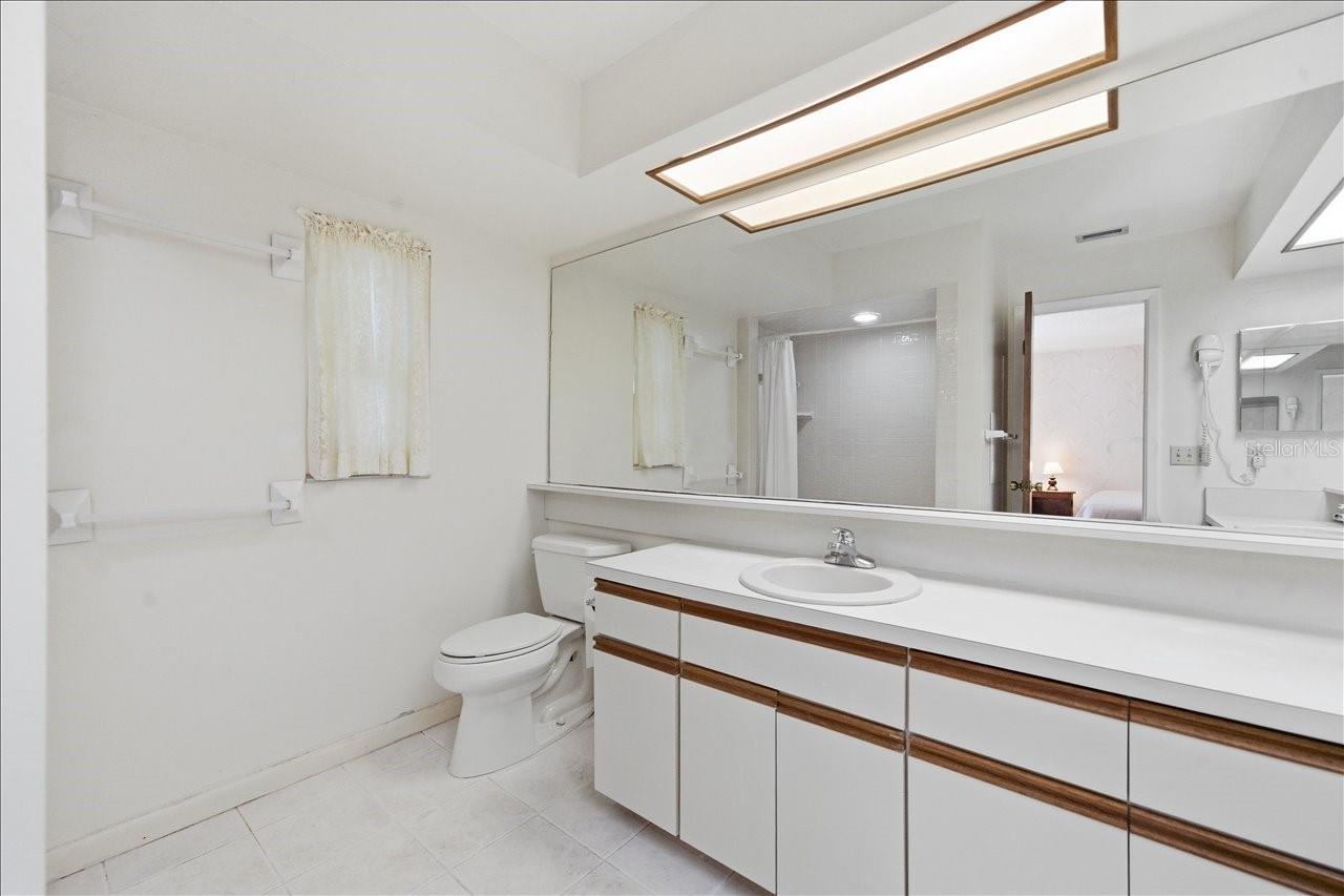 Image 21 of 36 For 2804 Palamore Drive