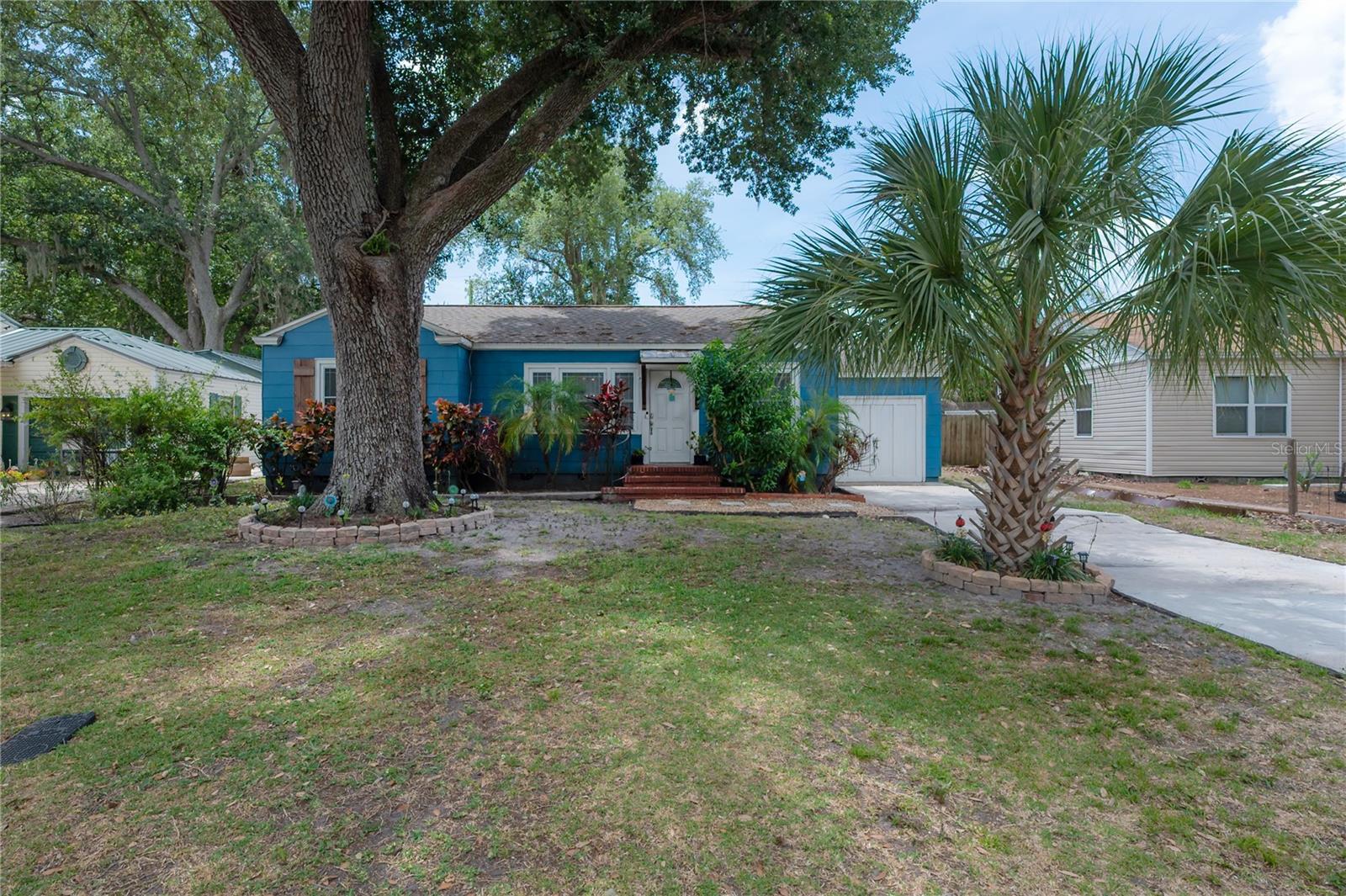 Listing photo id 0 for 912 Cornelius Avenue