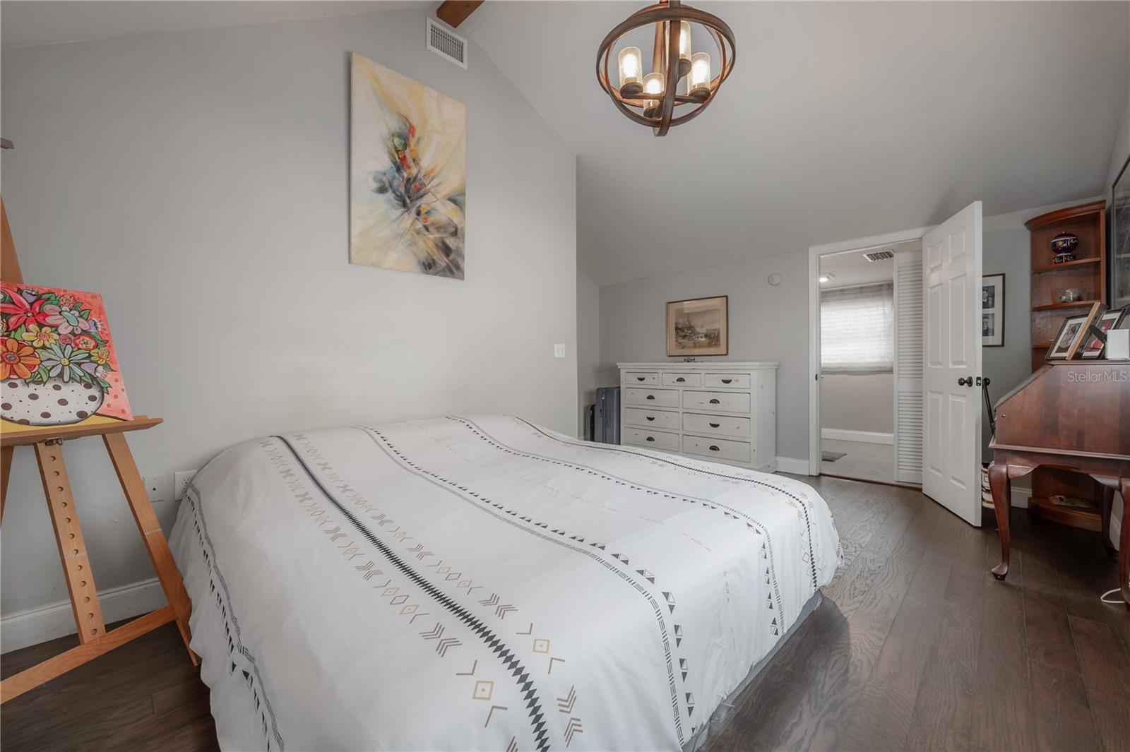 Listing photo id 23 for 912 Cornelius Avenue