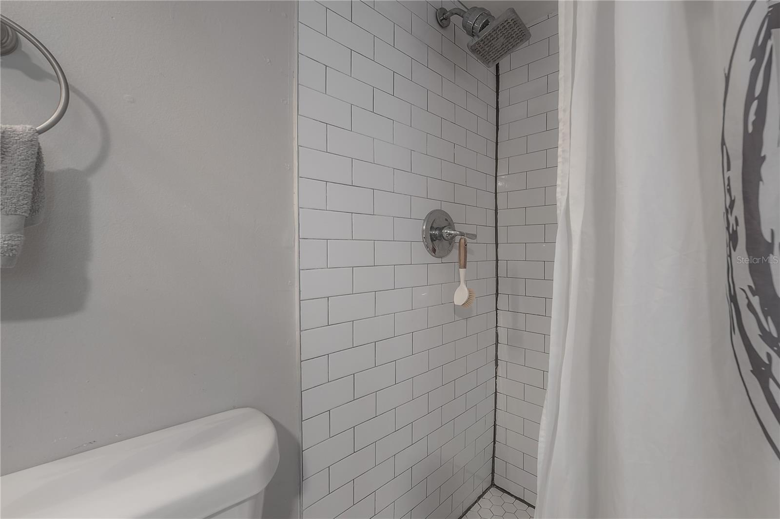 Listing photo id 27 for 912 Cornelius Avenue