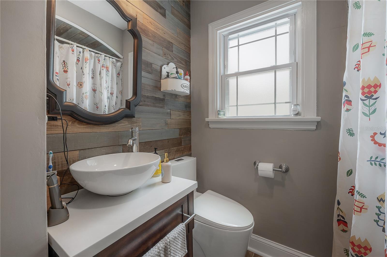 Listing photo id 32 for 912 Cornelius Avenue
