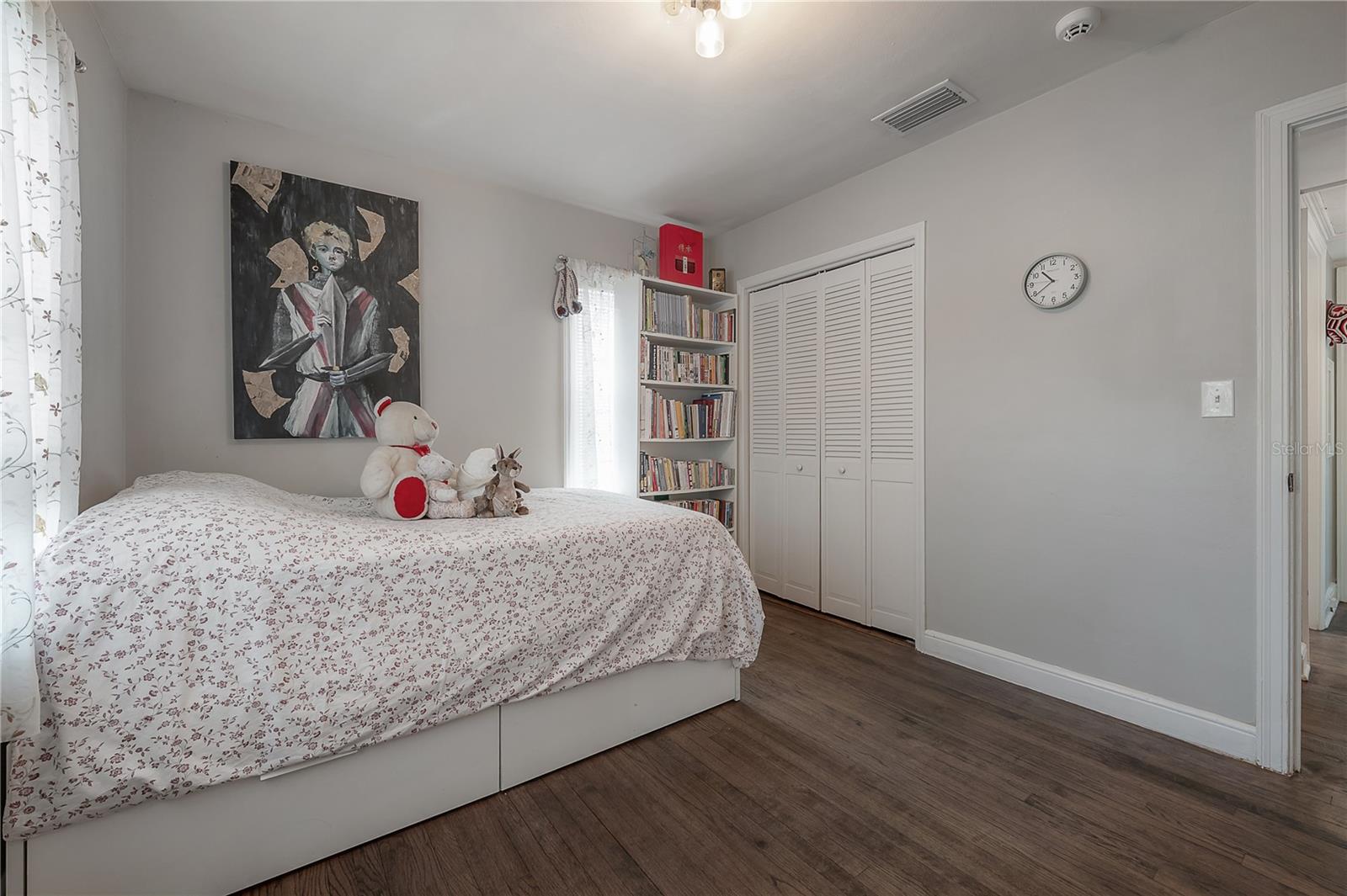 Listing photo id 35 for 912 Cornelius Avenue