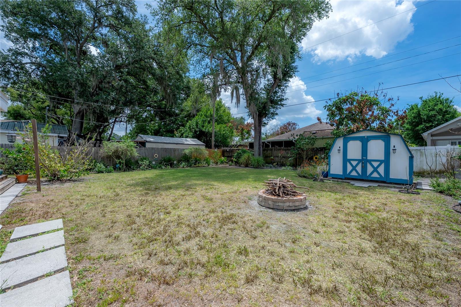 Listing photo id 45 for 912 Cornelius Avenue