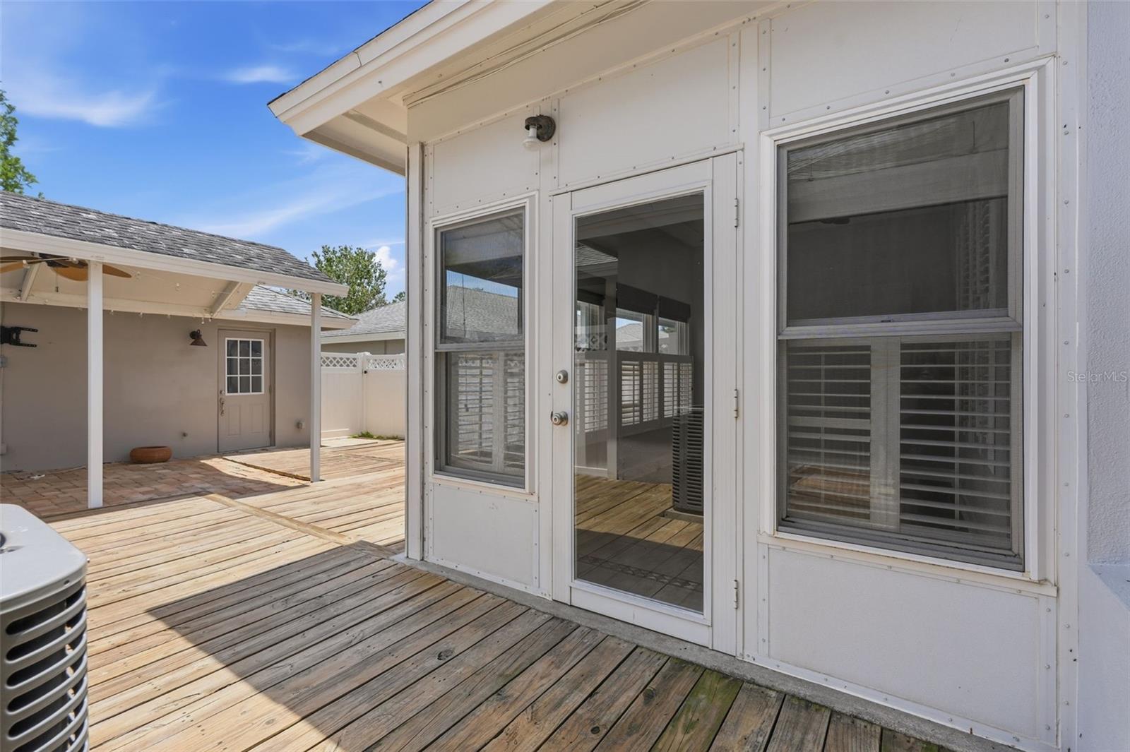 Image 30 of 71 For 10111 Hayfield Way
