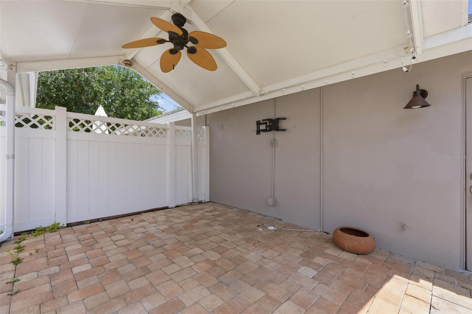 Image 35 of 71 For 10111 Hayfield Way