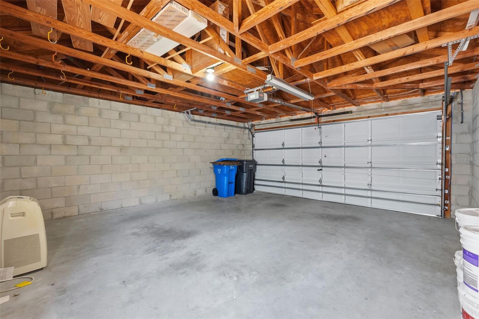 Image 36 of 71 For 10111 Hayfield Way
