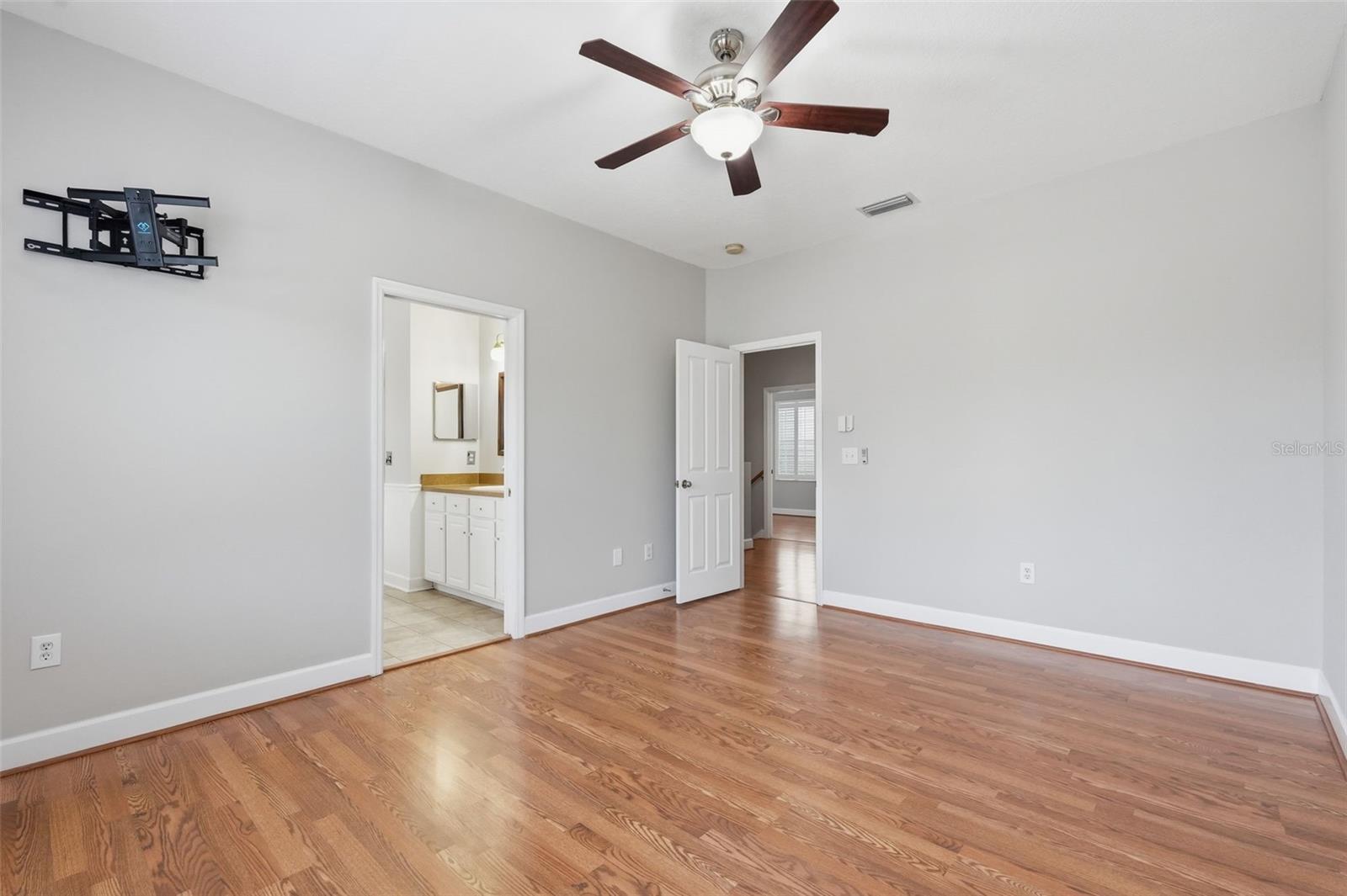 Image 40 of 71 For 10111 Hayfield Way