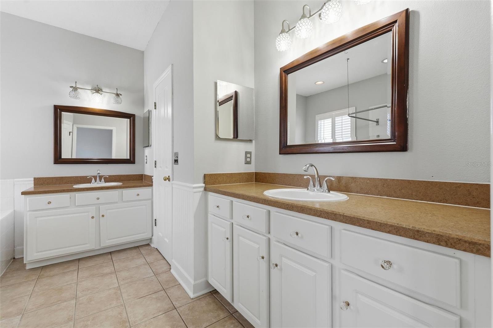 Image 42 of 71 For 10111 Hayfield Way