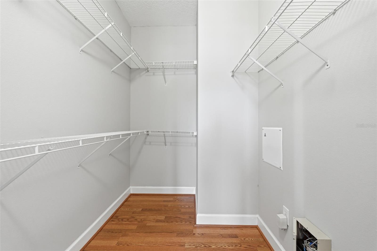 Image 46 of 71 For 10111 Hayfield Way