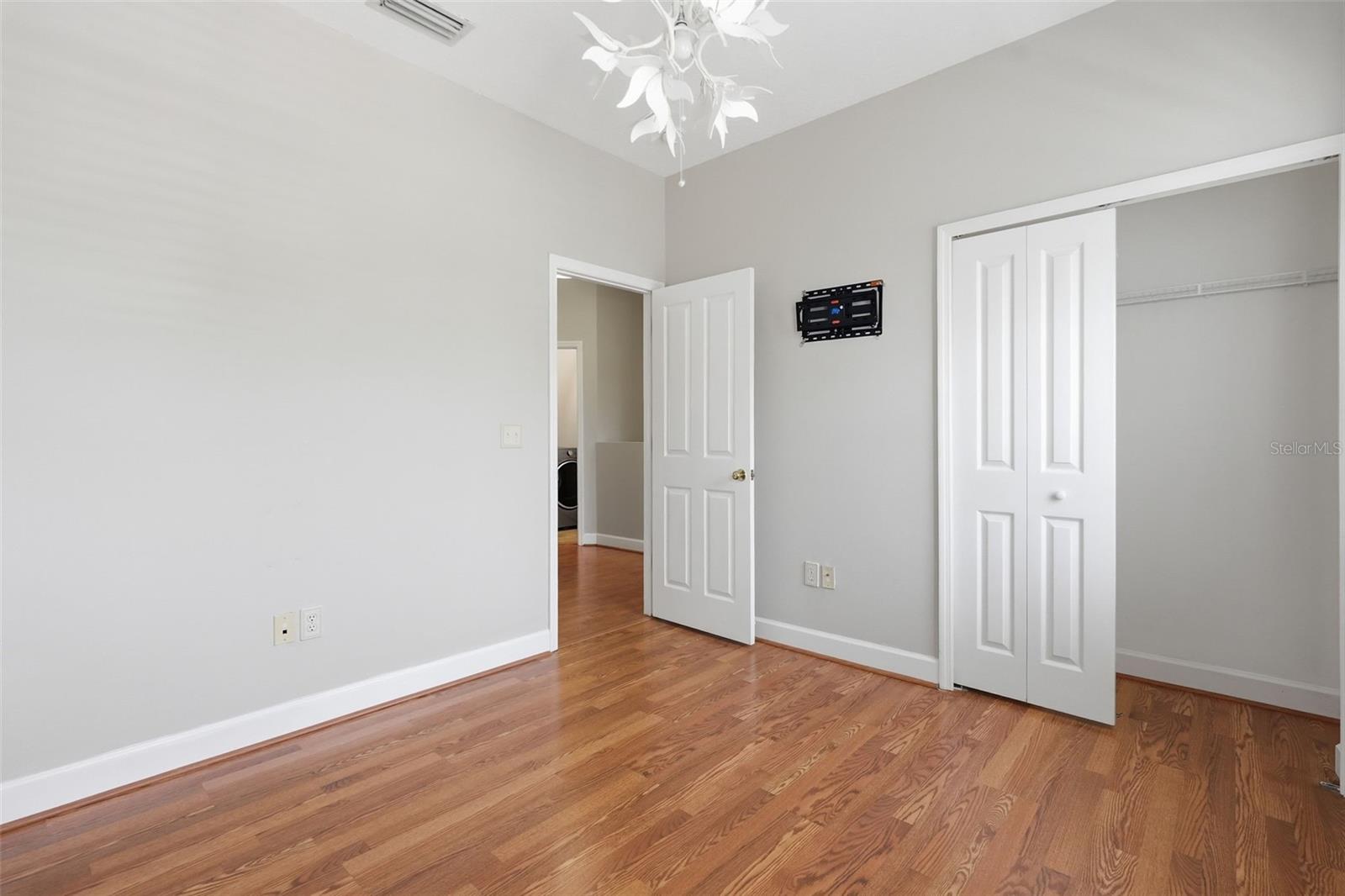 Image 49 of 71 For 10111 Hayfield Way